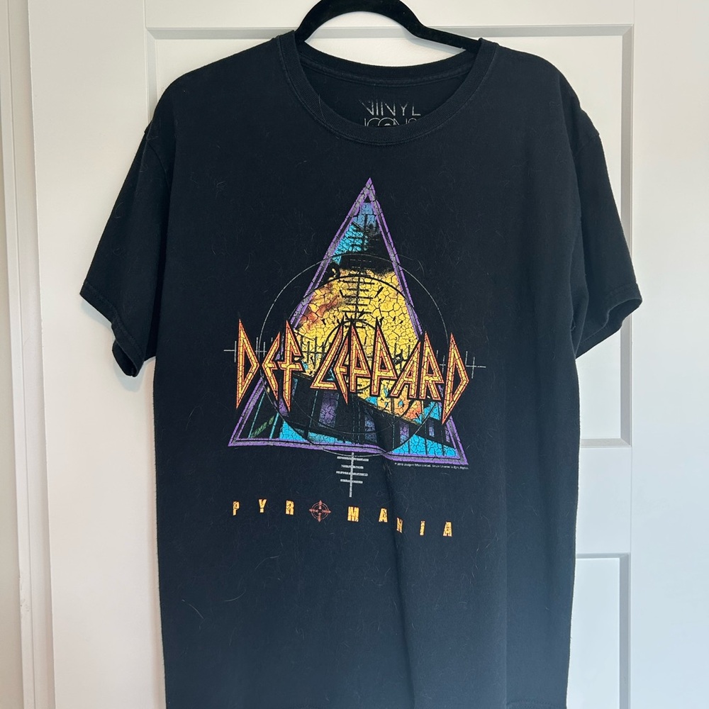 Def Leppard Graphic T-Shirt